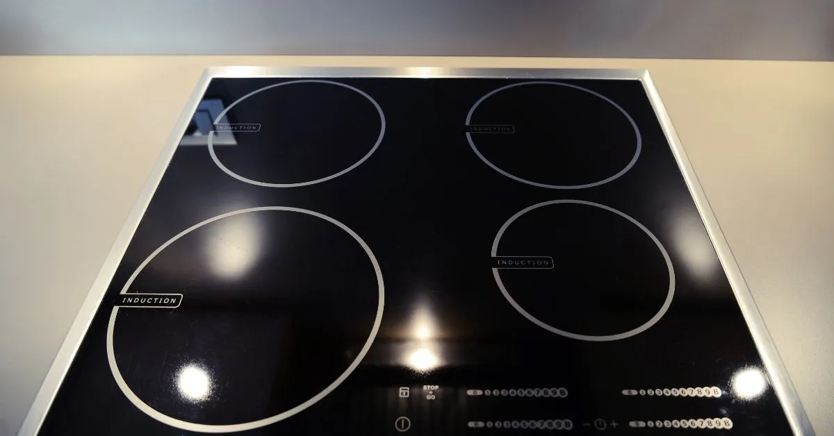 Quando Aumentare la Potenza del Contatore 1 Cucina con piano a induzione a 4 zone