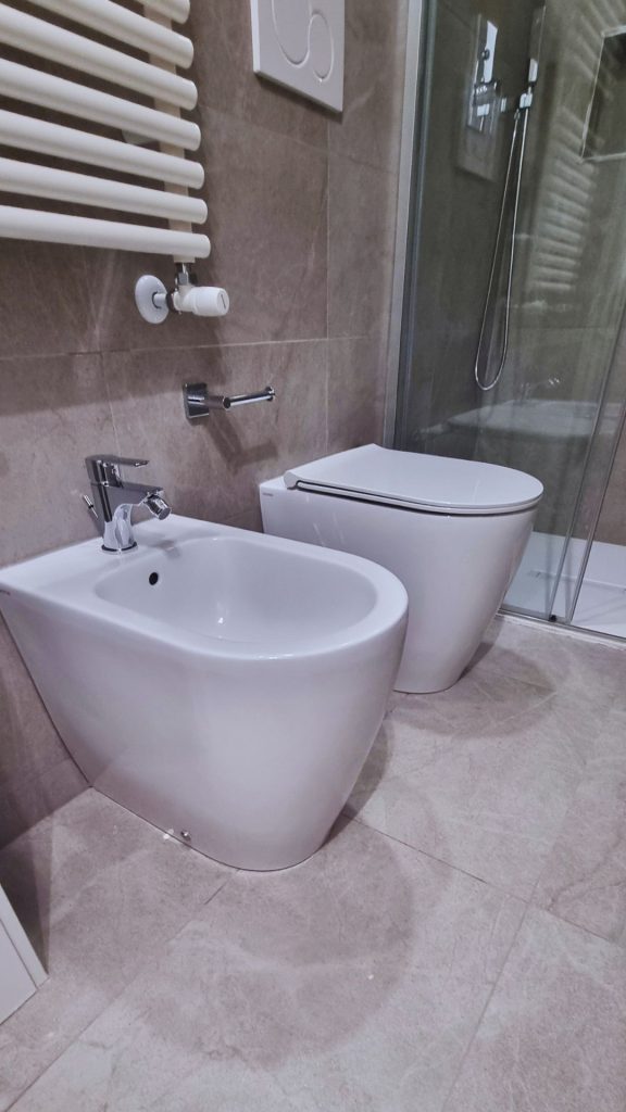 monolacale dopo ristrutturazione zona bagno sanitari globo